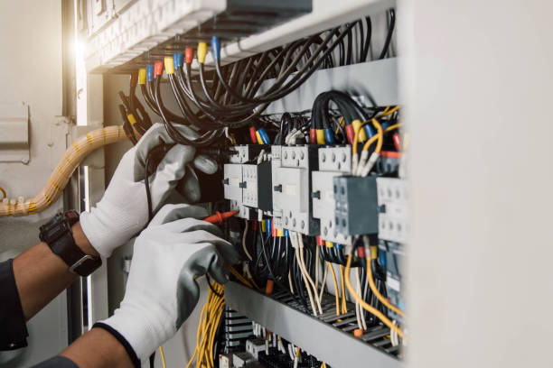 Best Electrical Outlet Repair  in Country Clu, MO